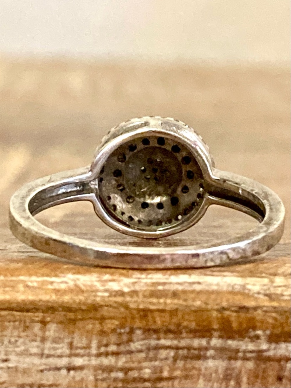 Silver Tone and Black Stone Circle Halo Ring Size 7 Poor Condition Signed JW - Picture 4 of 16